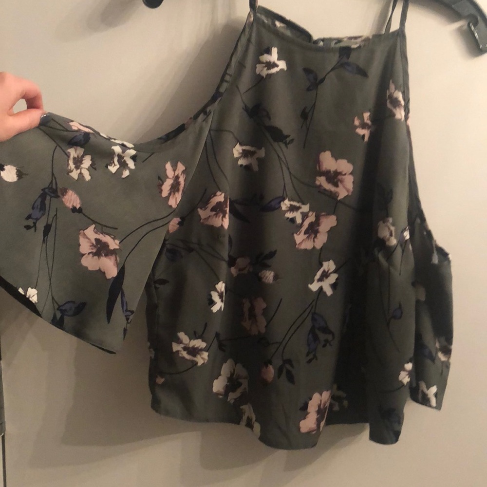 L bishop + young crop top